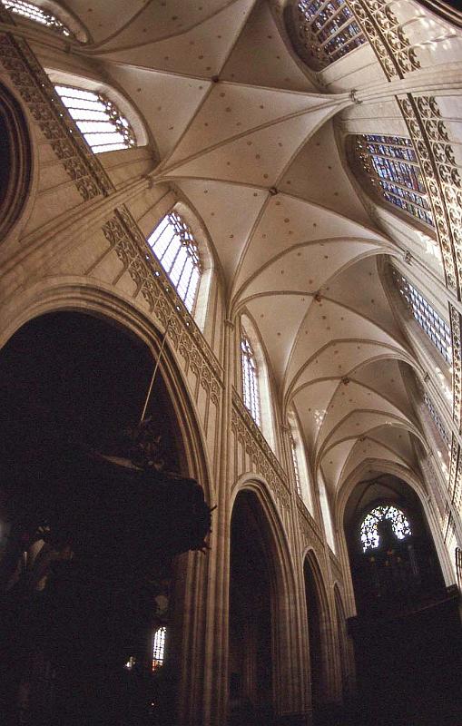 WT 2000 256-25 Belgium Antwerpen the Cathedral.jpg